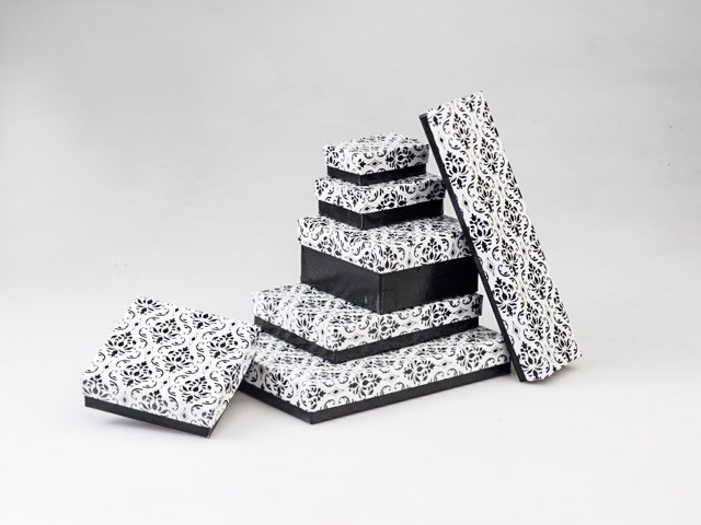 #82 White Damask Cotton Filled Box - Image 2