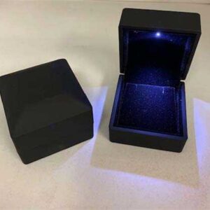 RC-01 LED Small Earring Black Leatherette Box